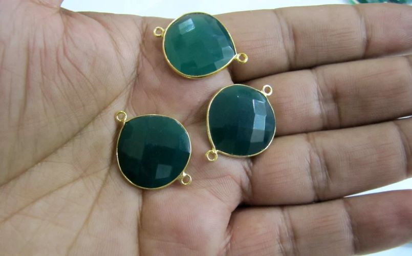 Natural Green Onyx Heart Shape 20mm Briolette Bezel Connectors Double Loop Bezel