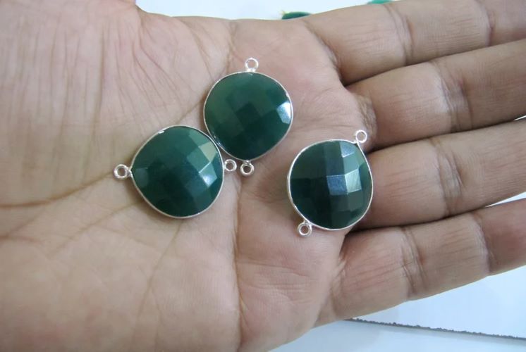 Natural Green Onyx Heart Shape 20mm Briolette Bezel Connectors Double Loop Bezel