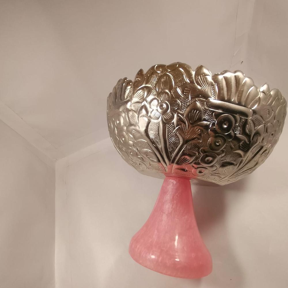 Elegant Silver Finish Fruit Bowl With Rasin Base