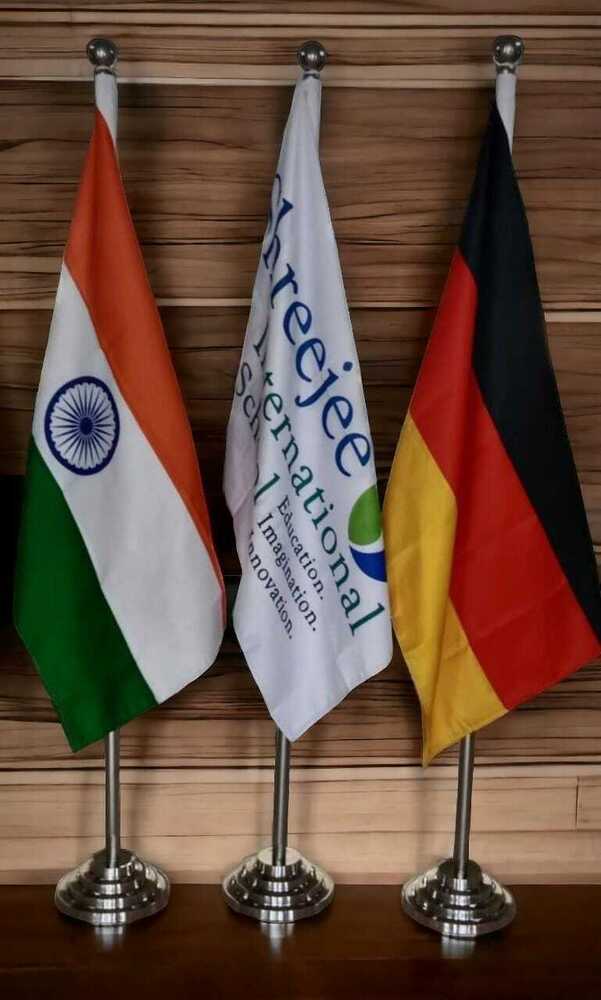 देशों का झंडा स्टैंड के साथ