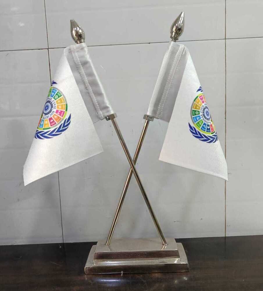 टेबल क्रॉस स्टैंड झंडा