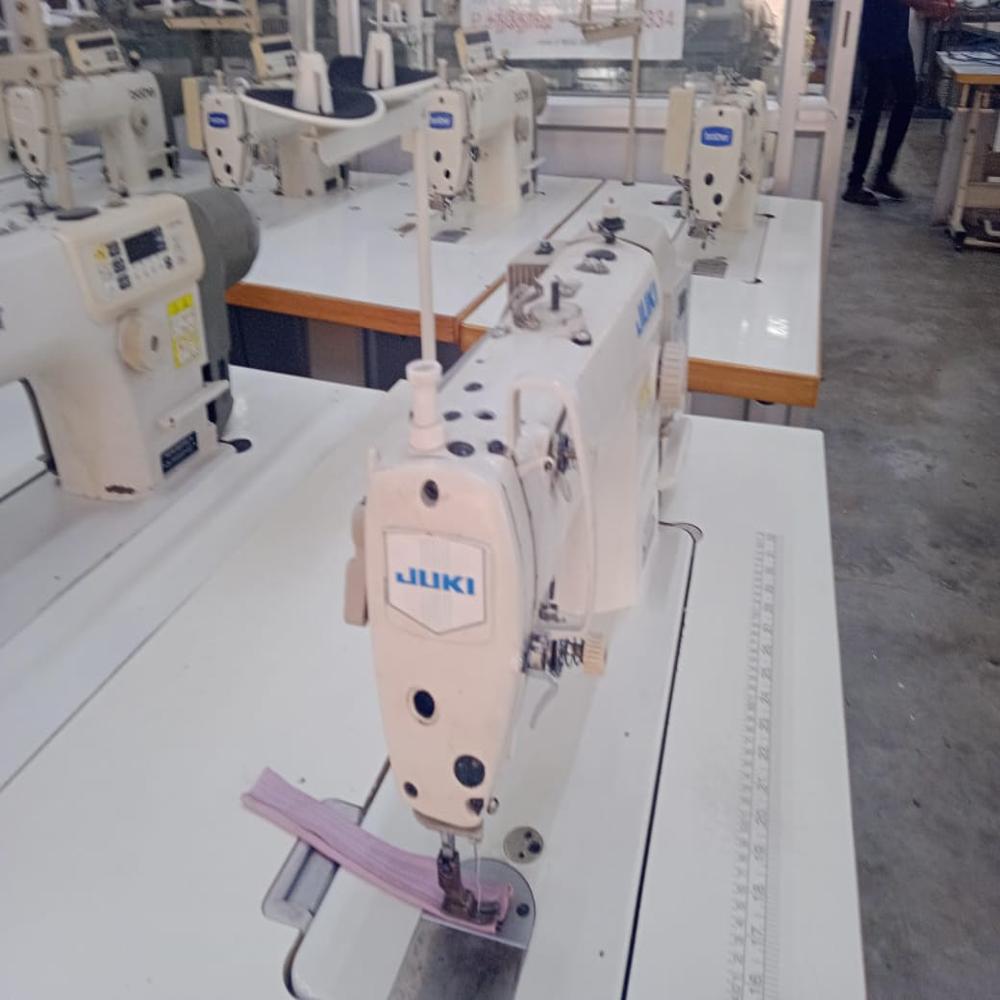 Juki Ddl 8100 B 7 Garment Sewing Machine - Color: Multiple