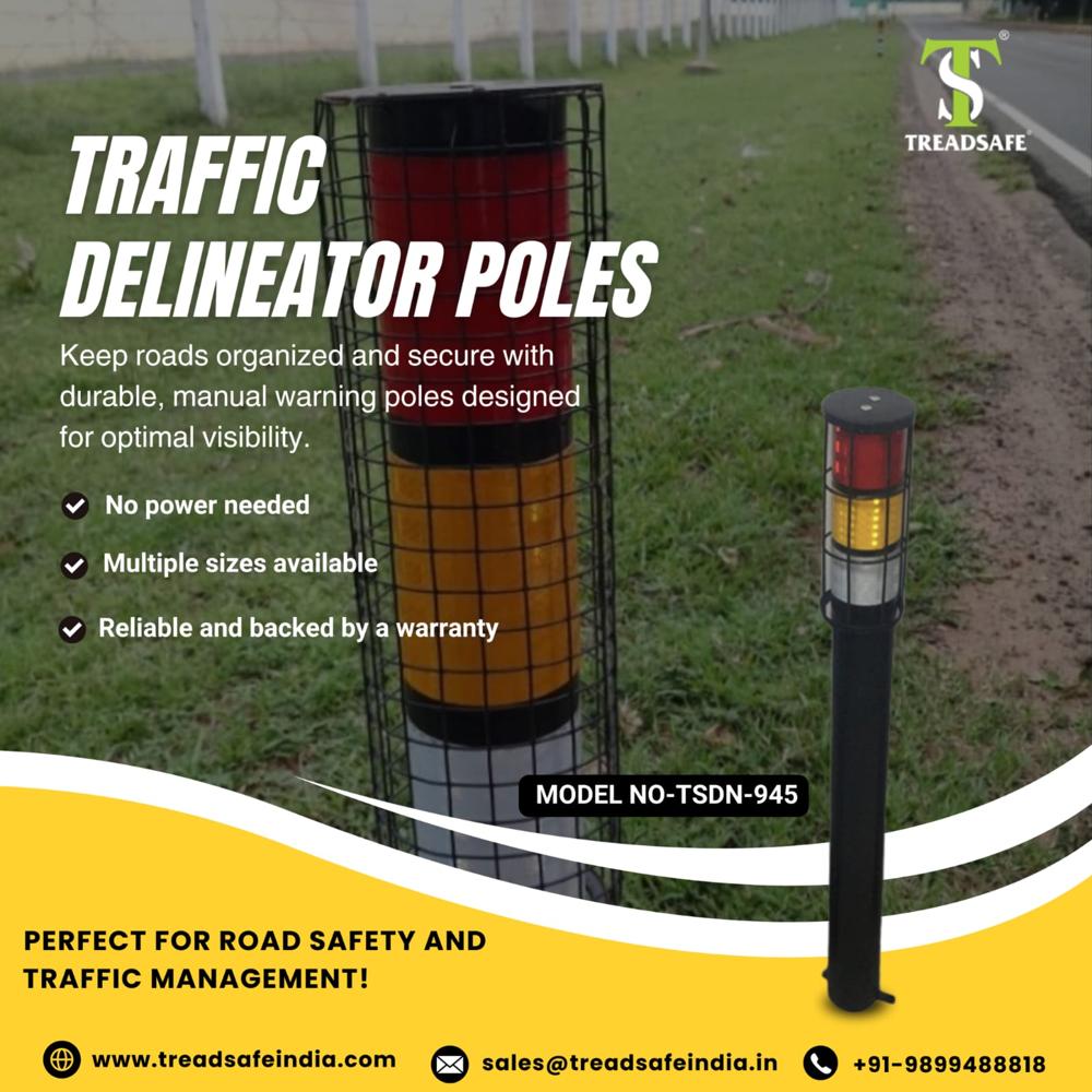 Solar road delineator