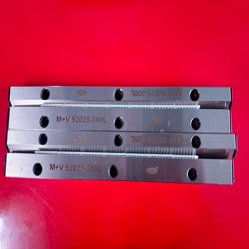 RM+RV 92025-300L-CROSS ROLLER GUIDE