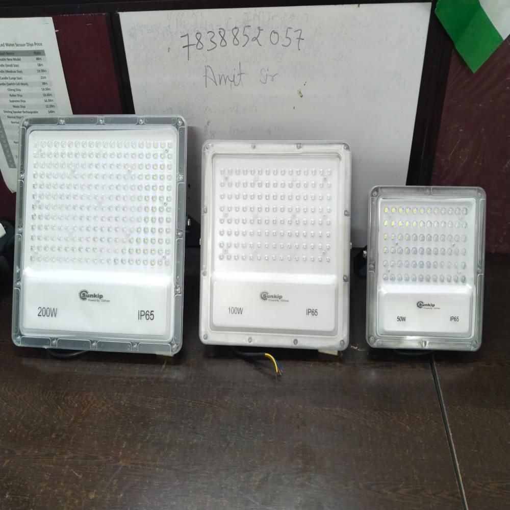 LED FLOOD LIGHT