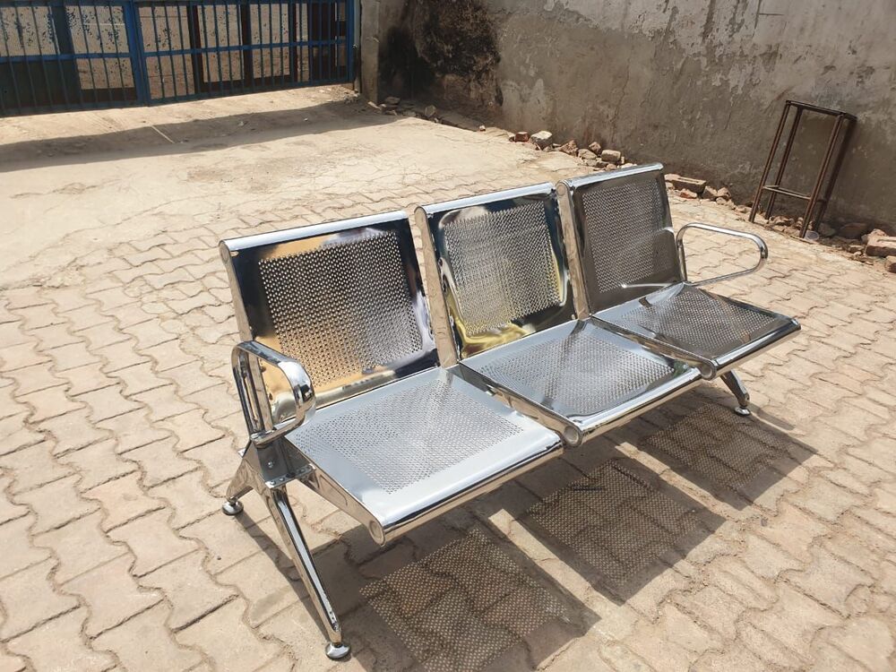 3 seater hospital chair