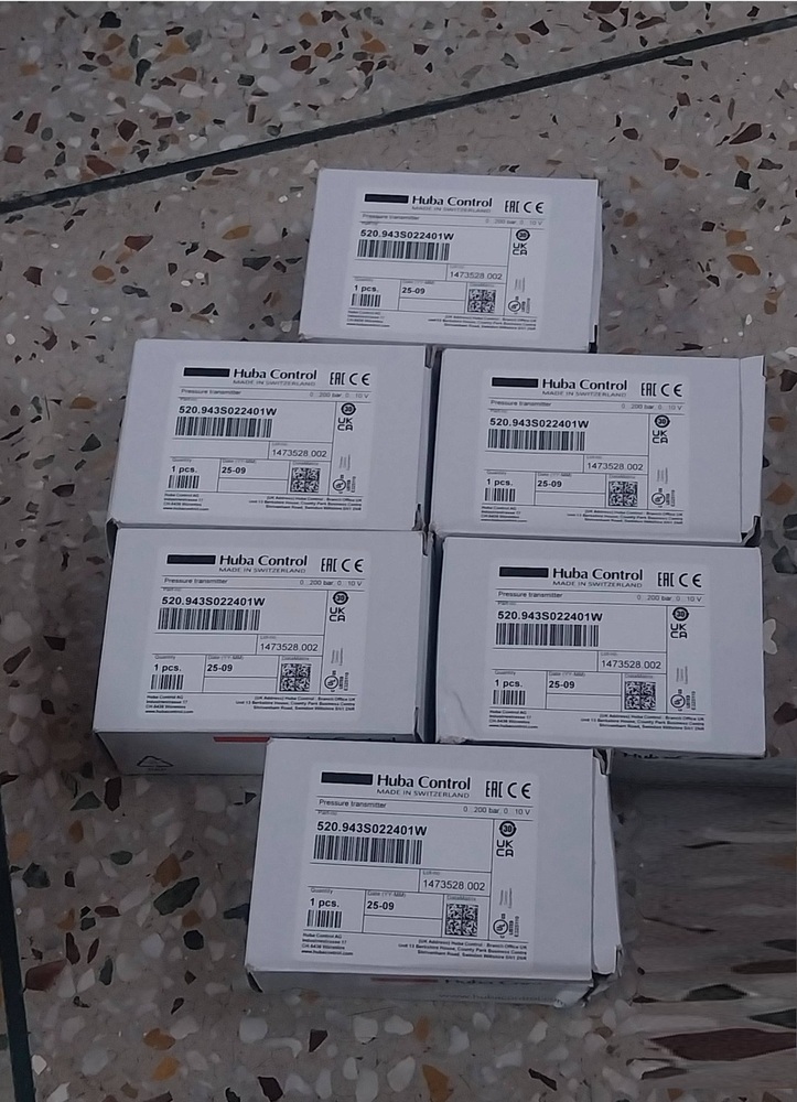 Huba Pressure Transmitter Model 520.943S022401 RANGE 0-200 BAR Output 0 To 10 VDC
