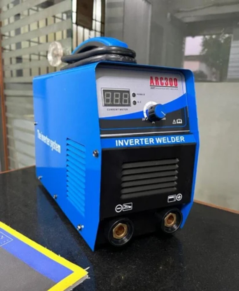 Arc welding machine