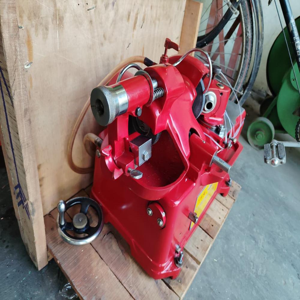 Valve Refacer Machine - 0.5 Hp Power, Valve Stem Capacity 6mm To 14mm, 0 To 90 Degree Adjustment | Semi-automatic Operation, Green Painted Finish, Suitable For Industrial Use, Warranty Included