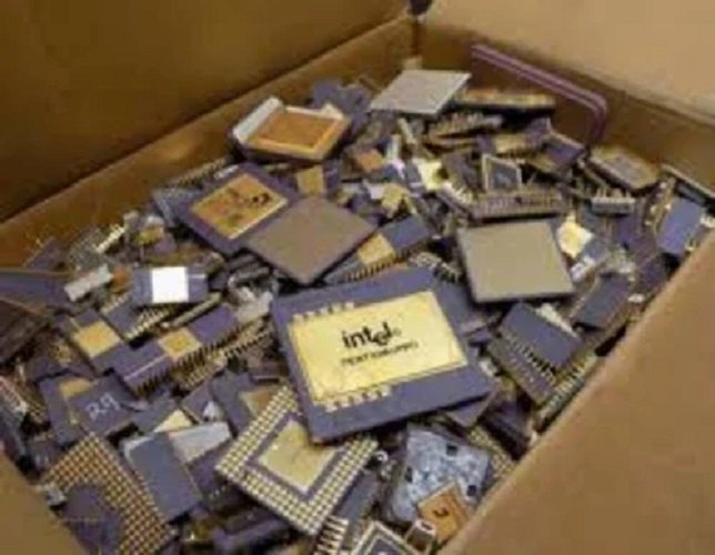 Ceramic CPU processor scrap