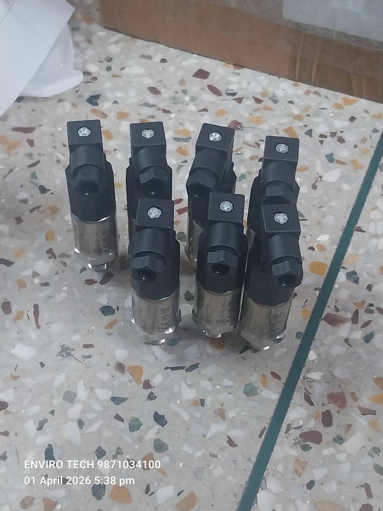 Huba Pressure Transmitter Model 520.954S022401 RANGE 0-250 BAR Output 0 To 10 VDC
