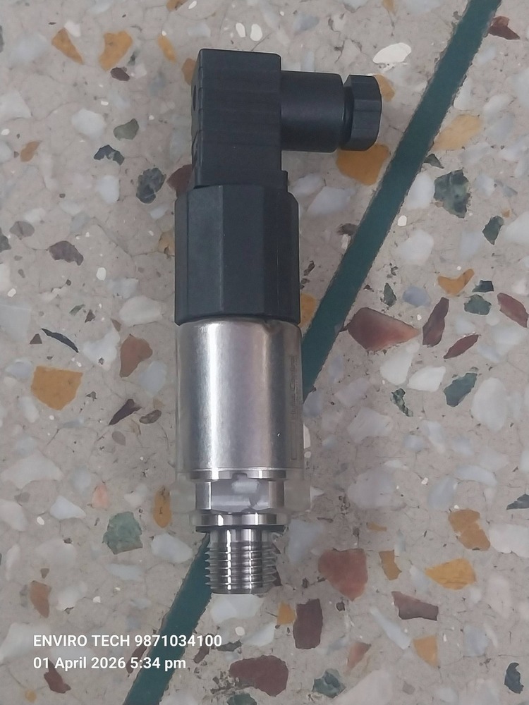 Huba Pressure Transmitter Model 520.954S022401 RANGE 0-250 BAR Output 0 To 10 VDC