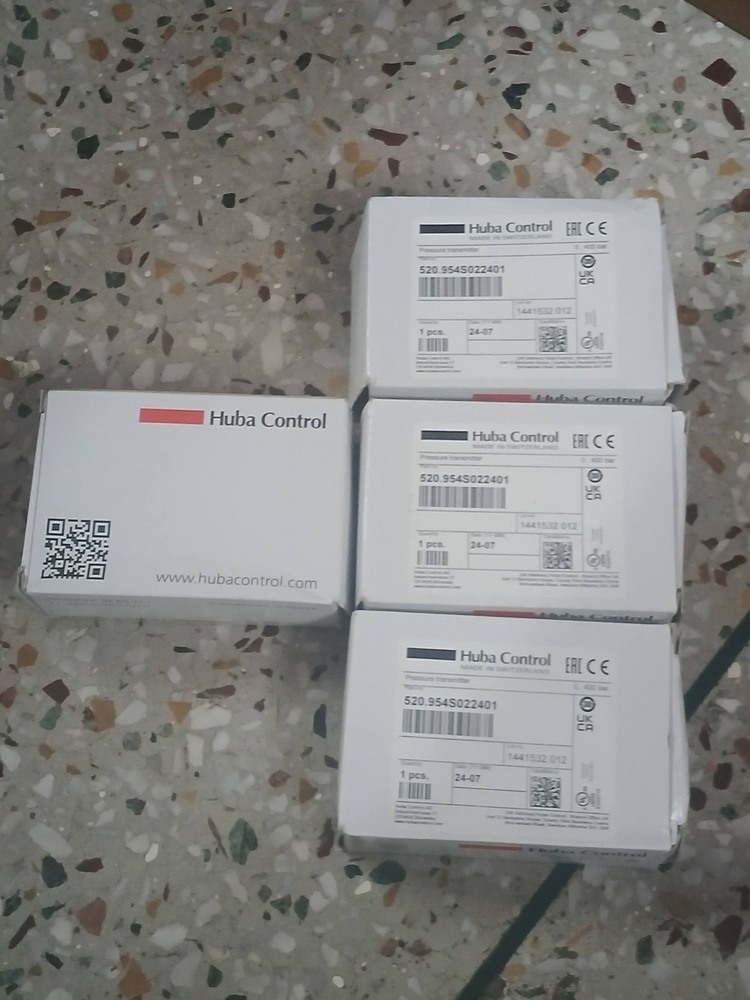 Huba Pressure Transmitter Model 520.954S022401 RANGE 0-400 BAR Output 0 To 10 VDC