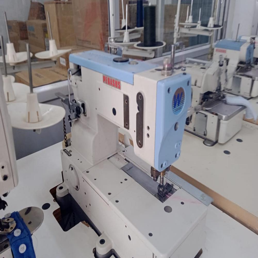 Pegasus W-500PC Flat Bed Flat Lock Sewing Machine