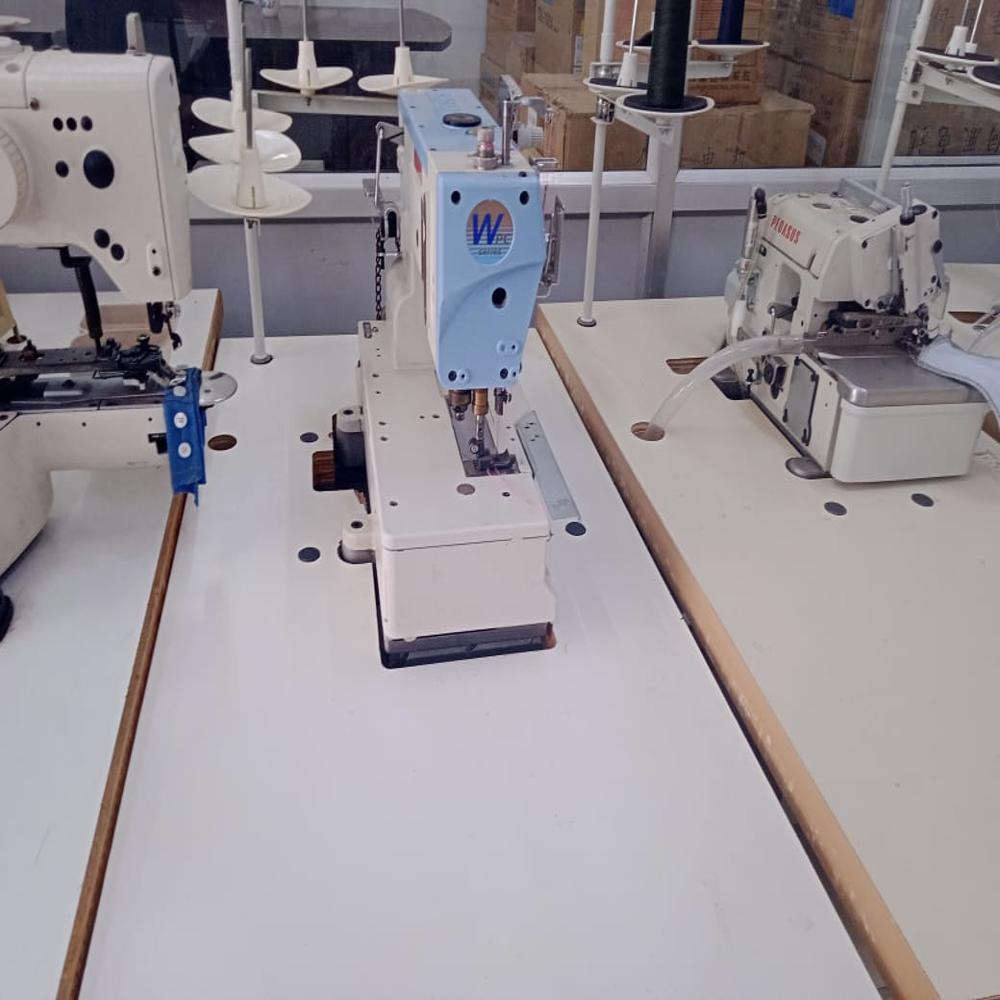 Pegasus W-500PC Flat Bed Flat Lock Sewing Machine