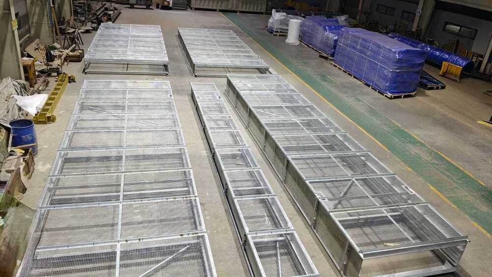 AIR COOLED HEAT EXCHANGER STRUCTURE