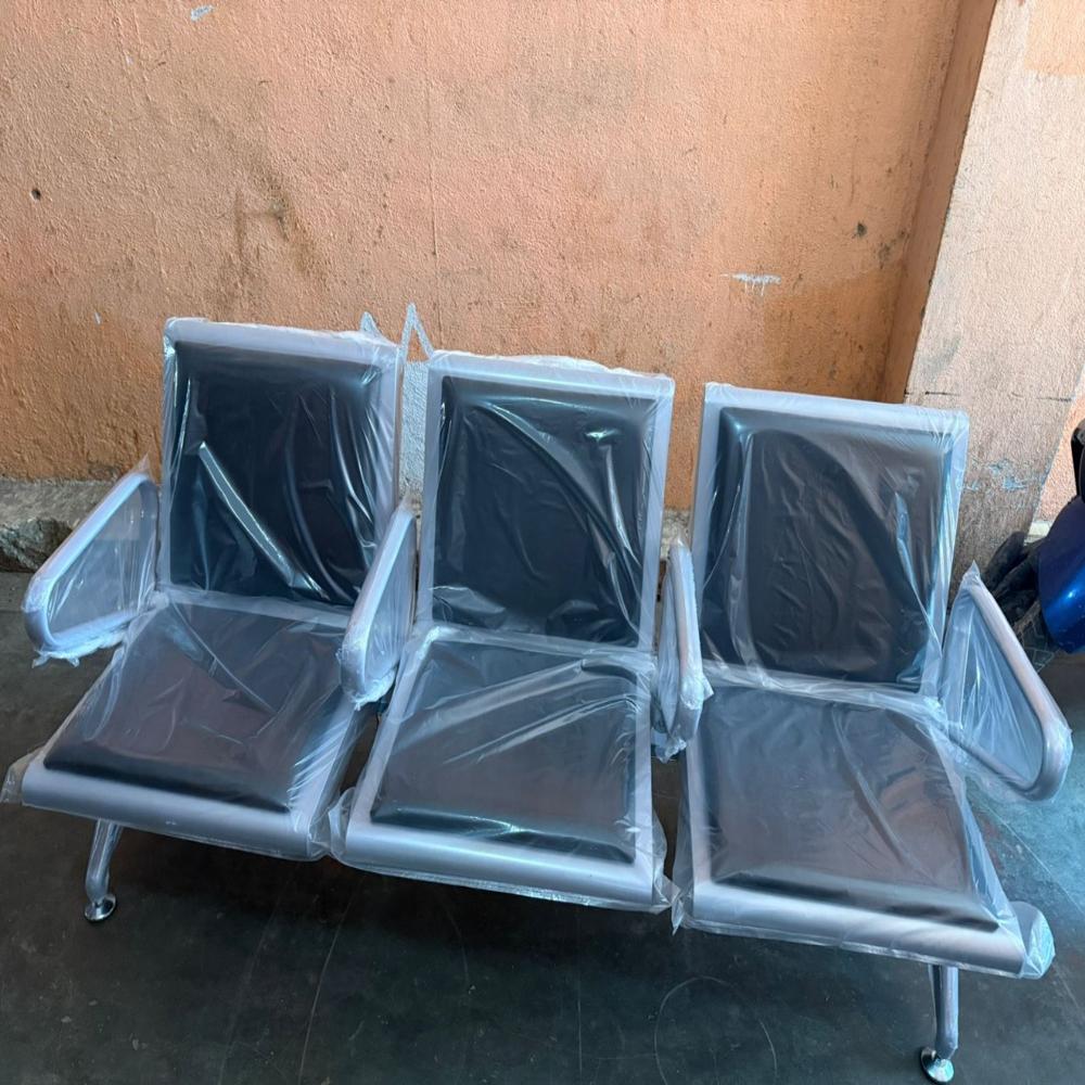 3 Seater Waiting Chair - Height: 40 Meter (M)