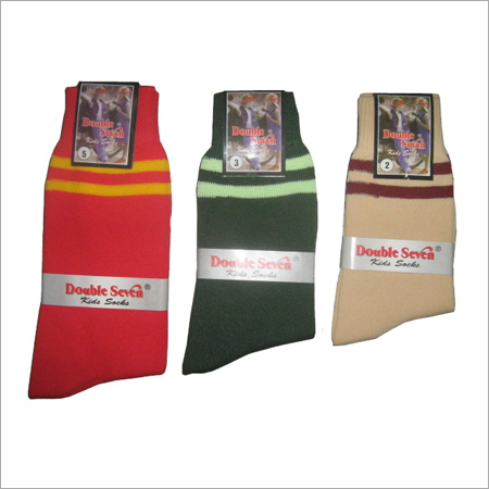 स्कूल यूनिफार्म मोजे