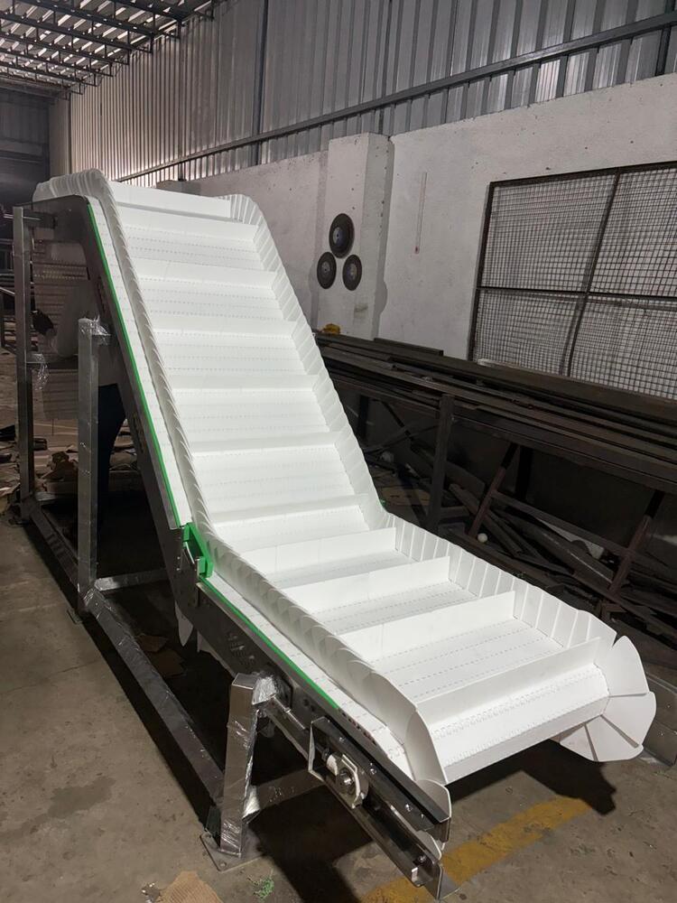 Cleated Sidewall Modular Conveyor