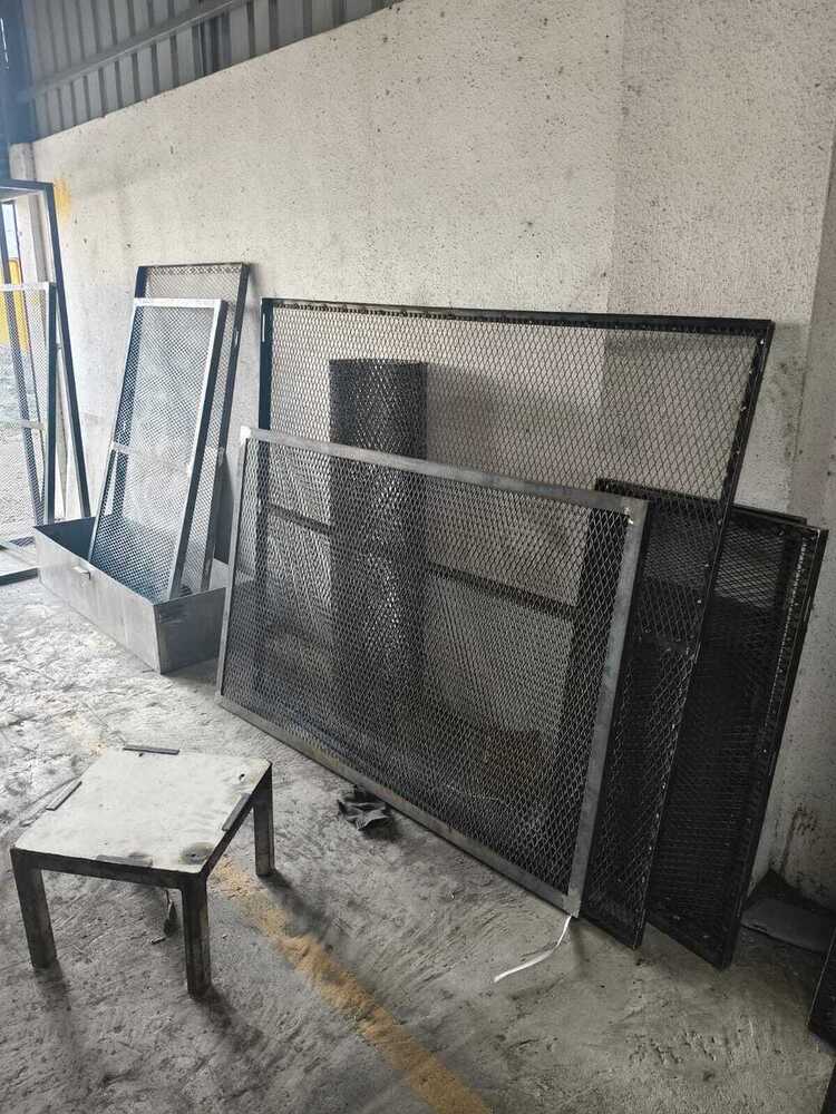 Modular Mesh Safety Fencing