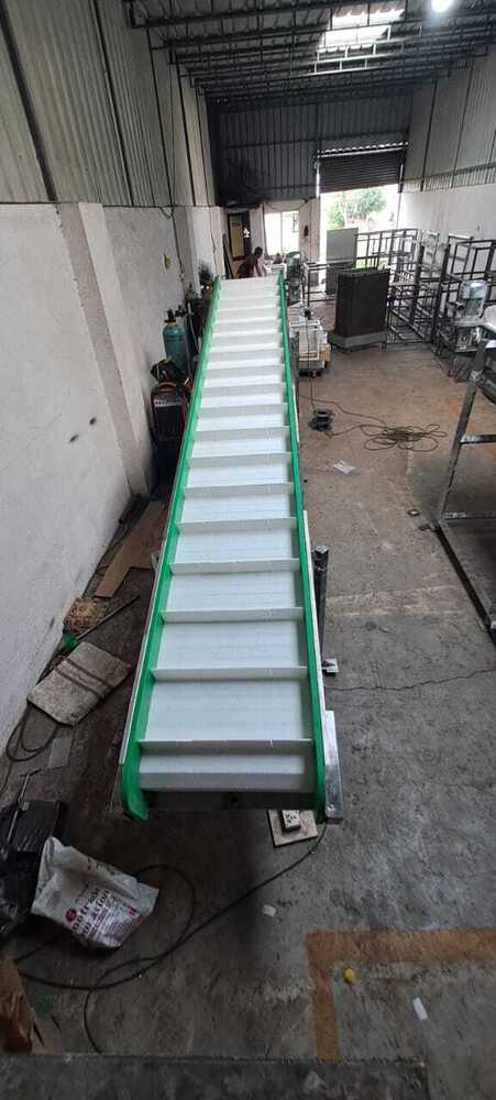 Inclined Cleated Belt Conveyor