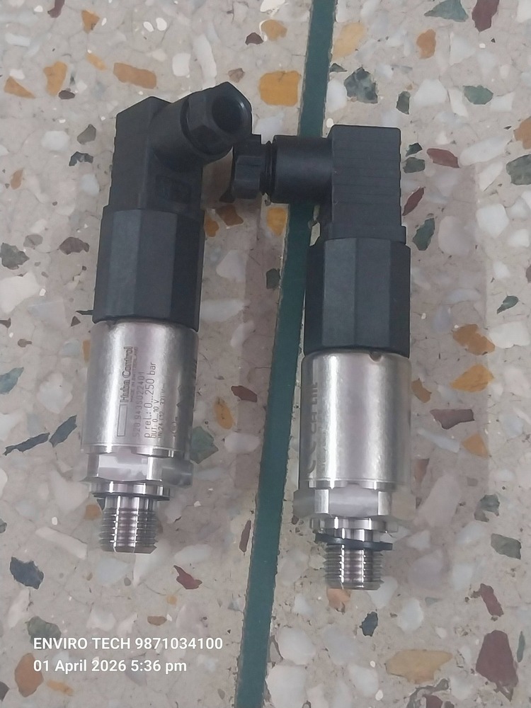 Huba Pressure Transmitter Model 520.955S022401 RANGE 0-600 BAR Output 0 To 10 VDC