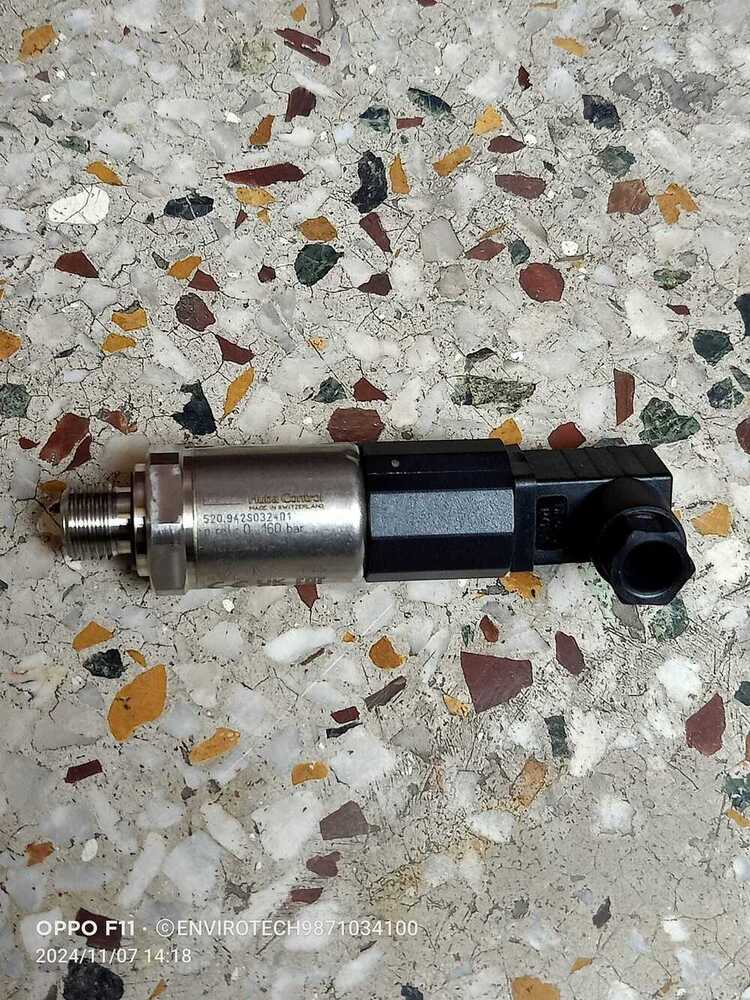 Huba Pressure Transmitter Model 520.954S021421W RANGE 0-350 BAR Output 0 To 10 VDC
