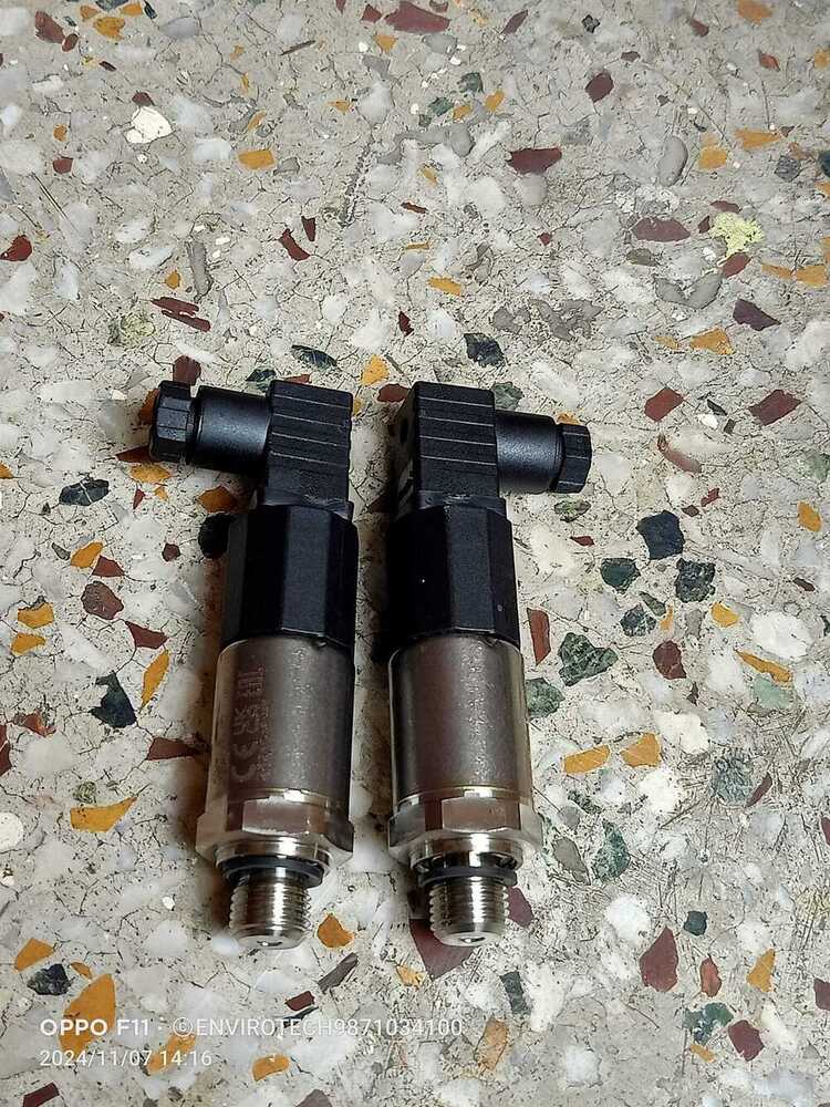 Huba Pressure Transmitter Model 520.954S021421W RANGE 0-350 BAR Output 0 To 10 VDC