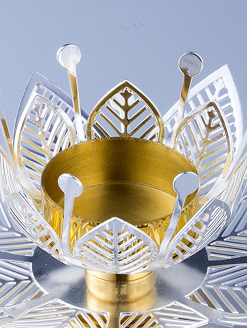 Lotus-shape tealight candle holder