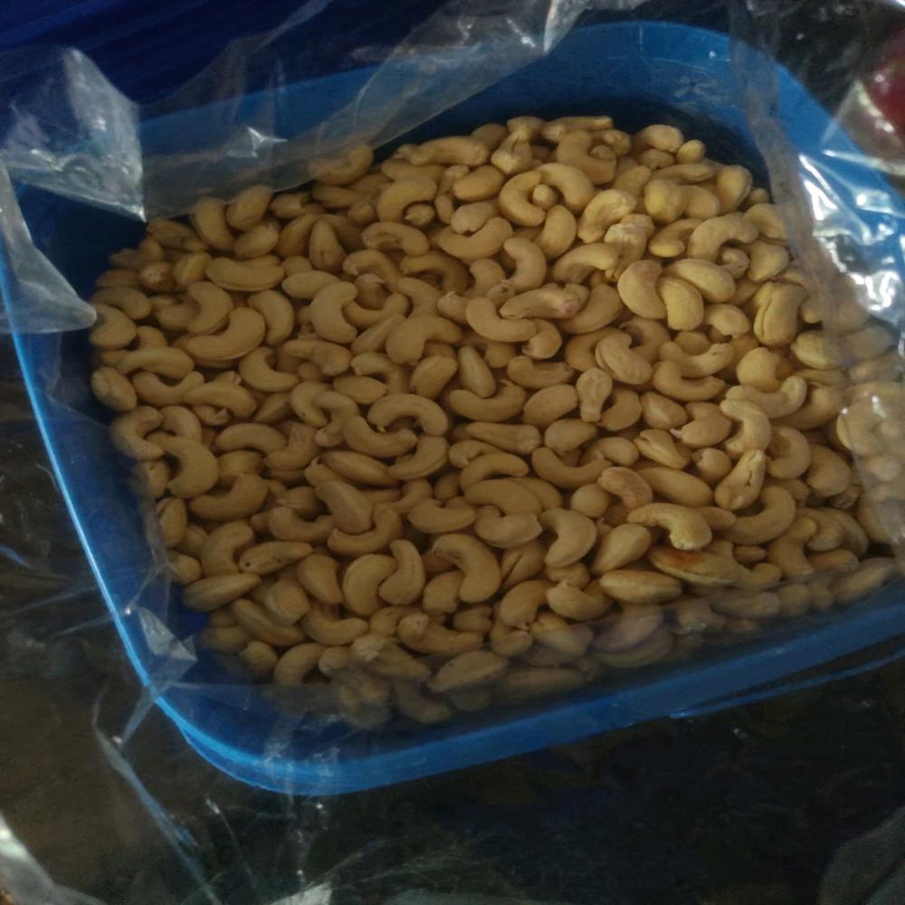 Kaju (Cashew Nuts)
