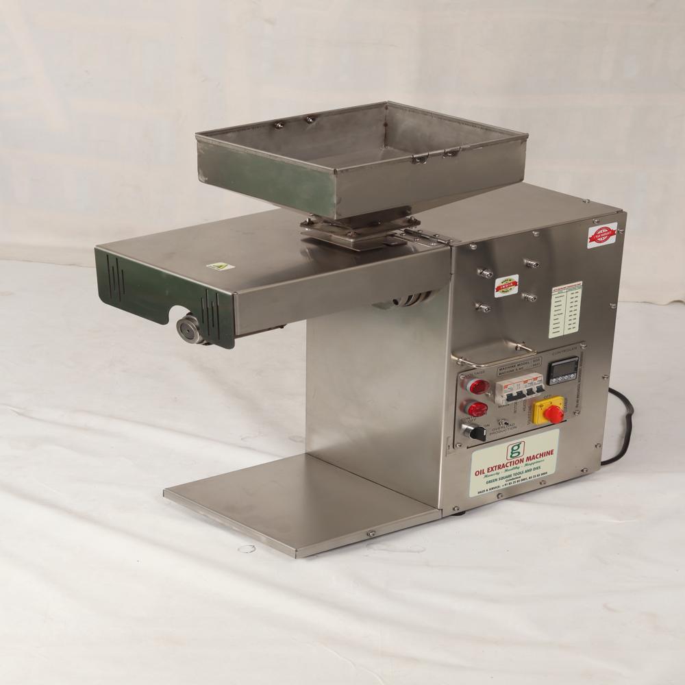 Edible Oil Expeller Machine