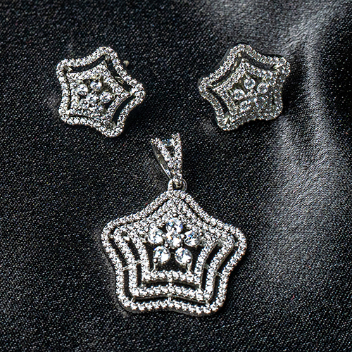 Ladies Silver Pendant Set