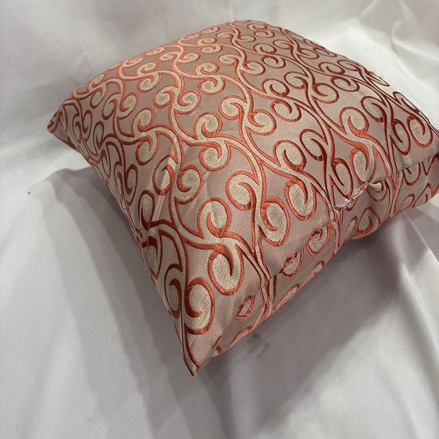 Jacquard Cushion Cover - Feature: Shrink-resistant
