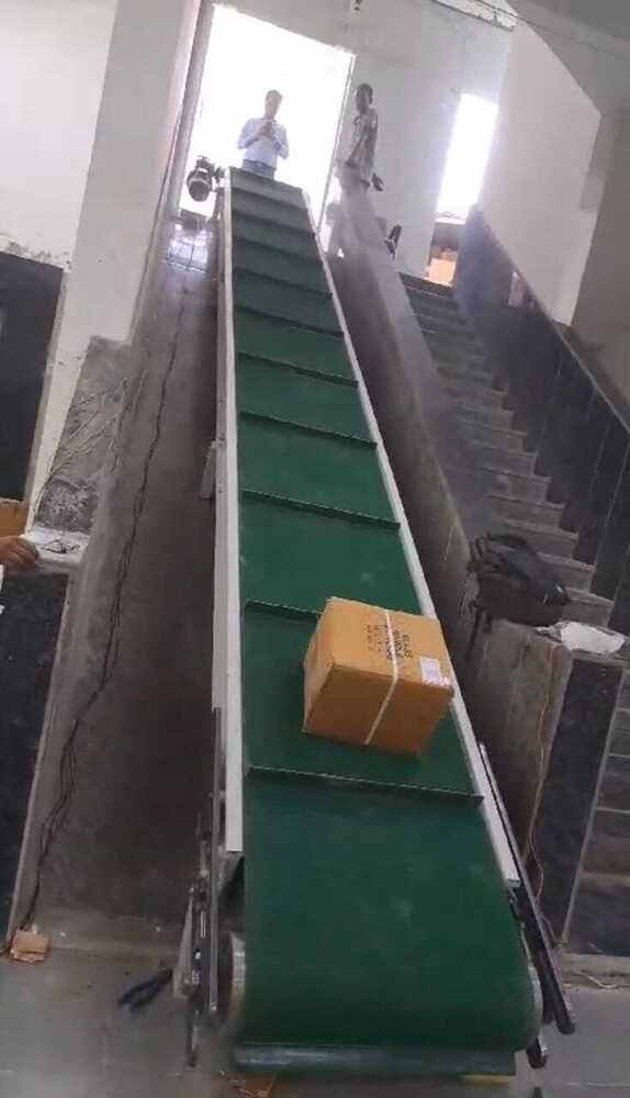 Inclined Belt Conveyor