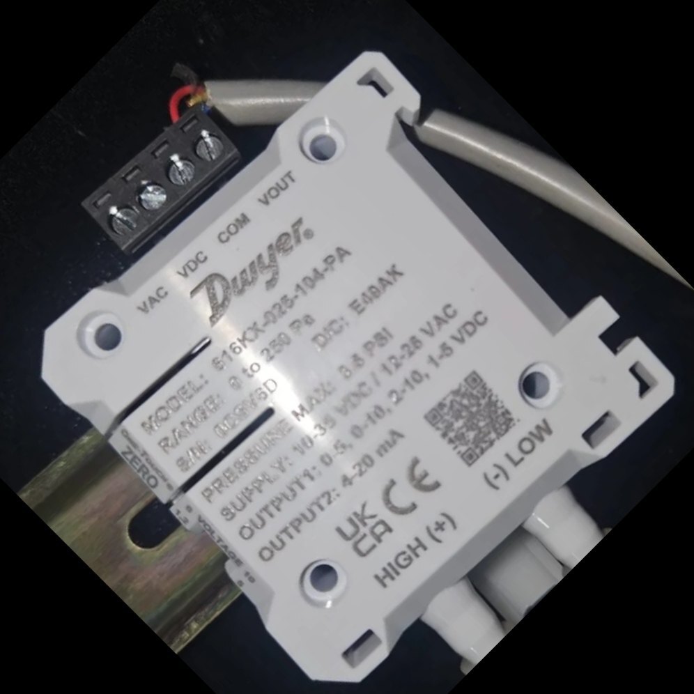 DWYER Pressure Transmitter MODEL 616KX-025-104-PA Range  0 to 250 Pascal