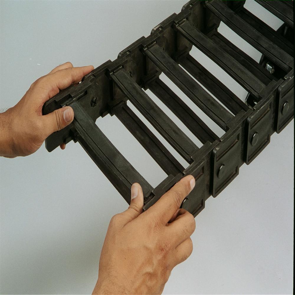 Drag Chain - Armored Material: Rubber