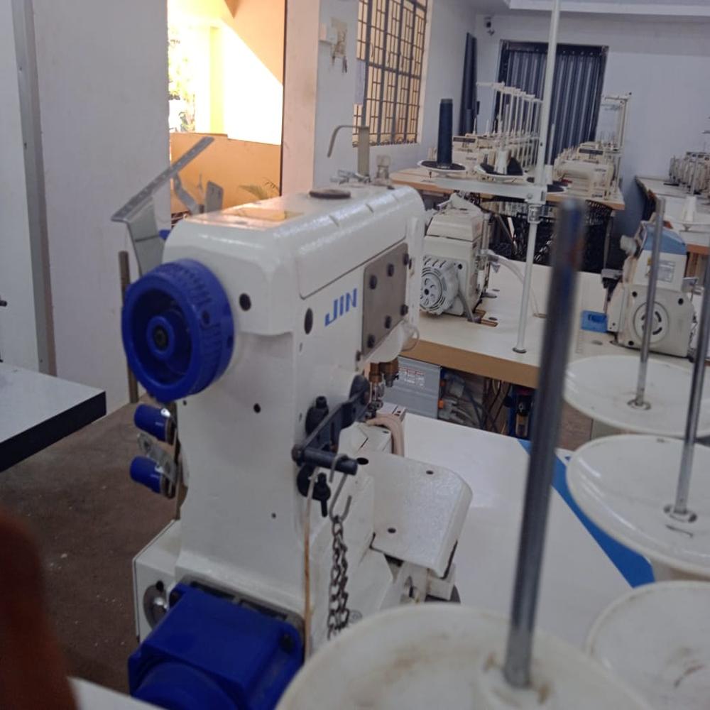 Jin F1C-U356AN Flat Lock Sewing Machine