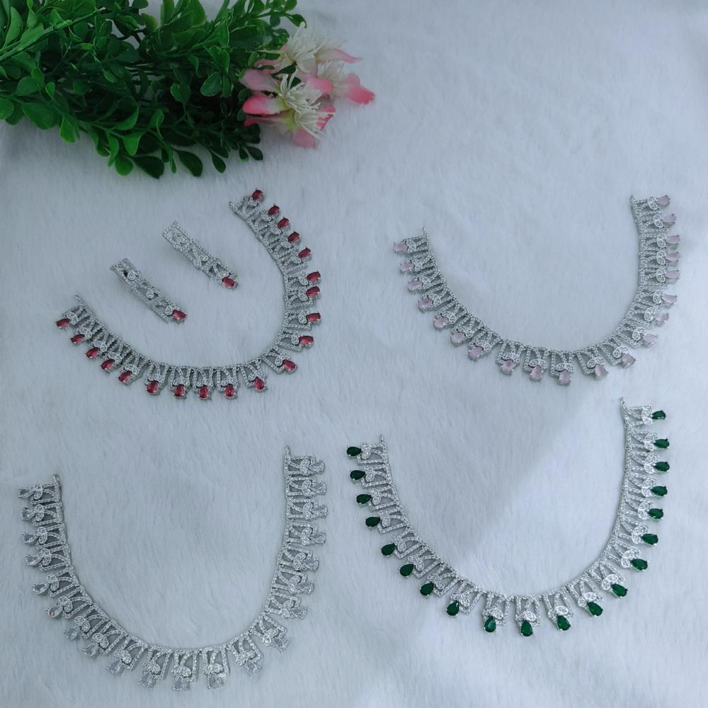 MDN 010W Necklace Set