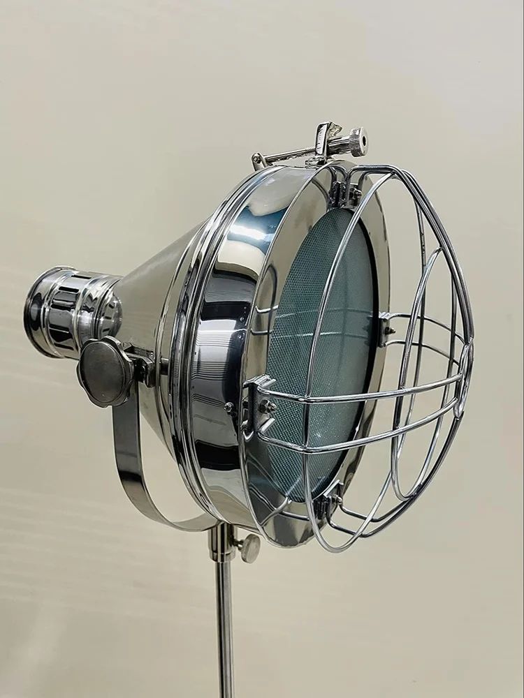 Adjustable Collectibles Tripod Wood Stand Spotlight Lamp