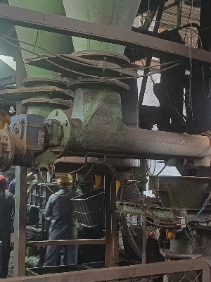 Industrial screw conveyor