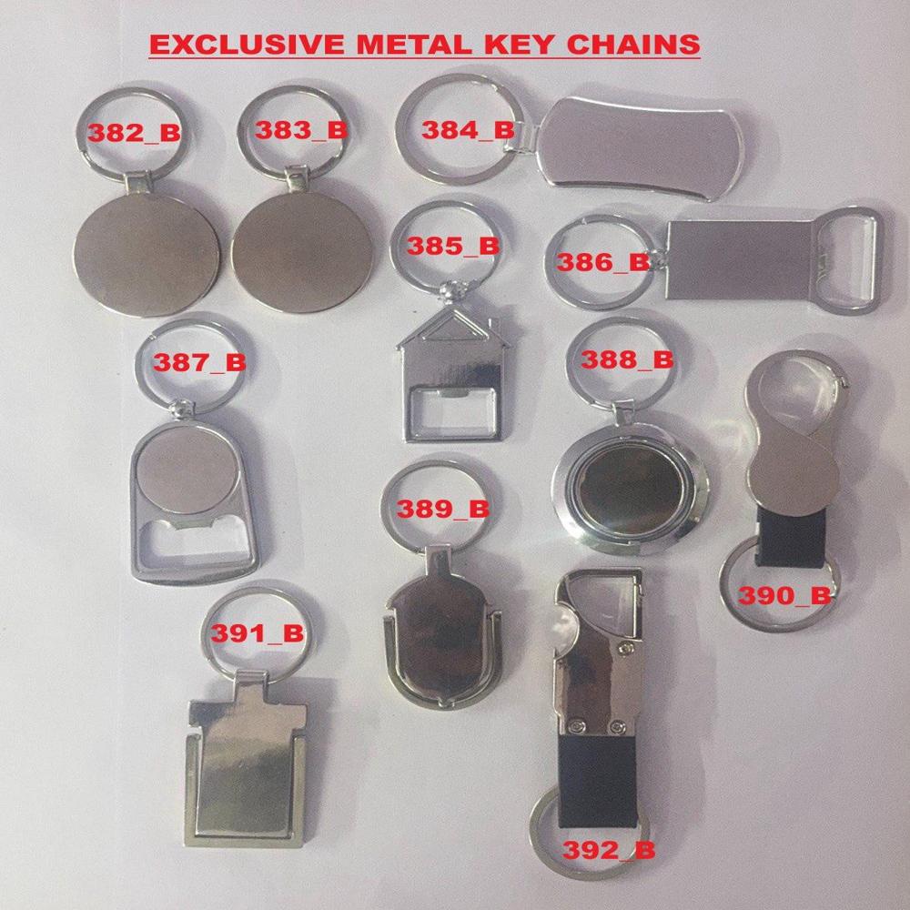 EXCLUSIVE METAL KEYCHAIN