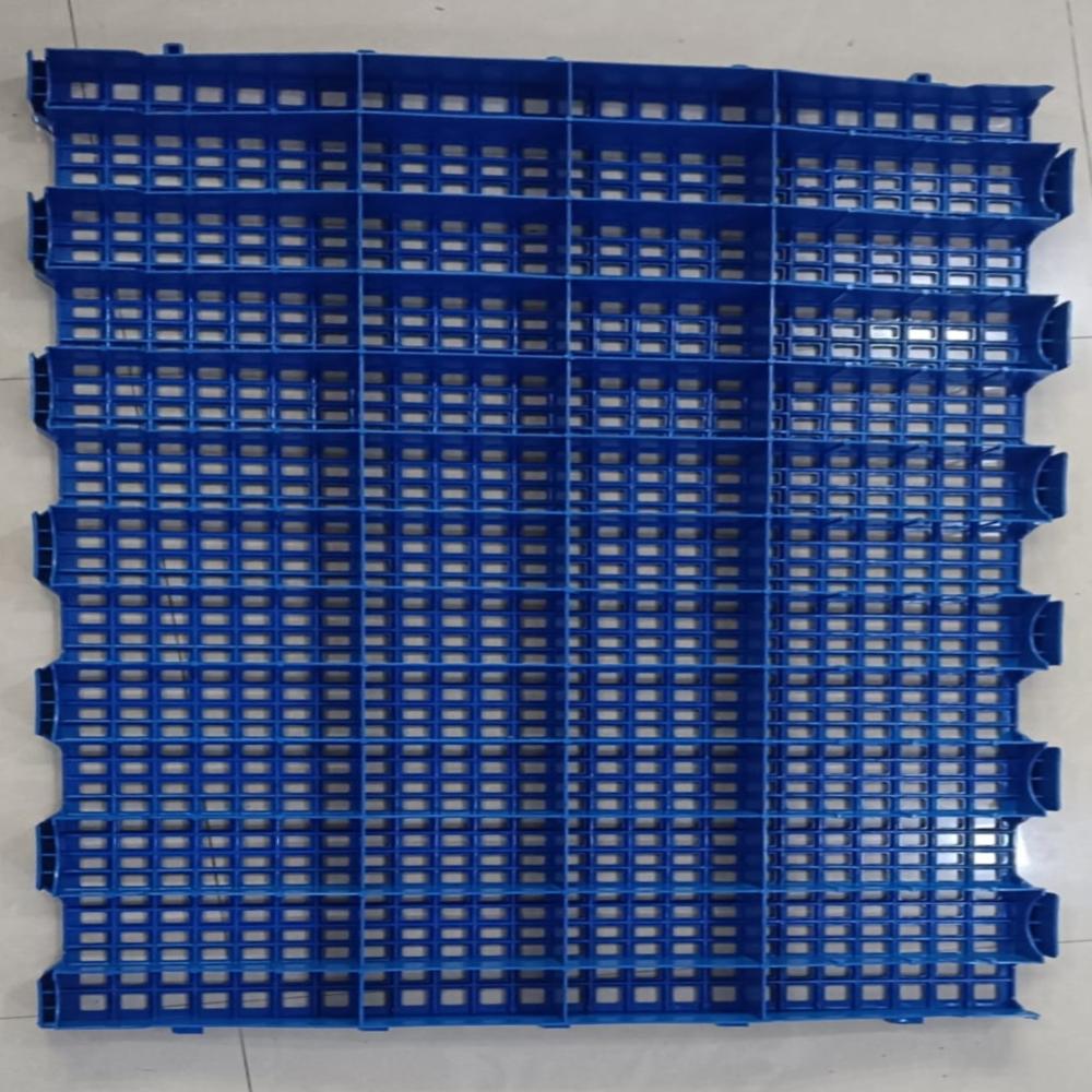 Slatted flooring poultry farm