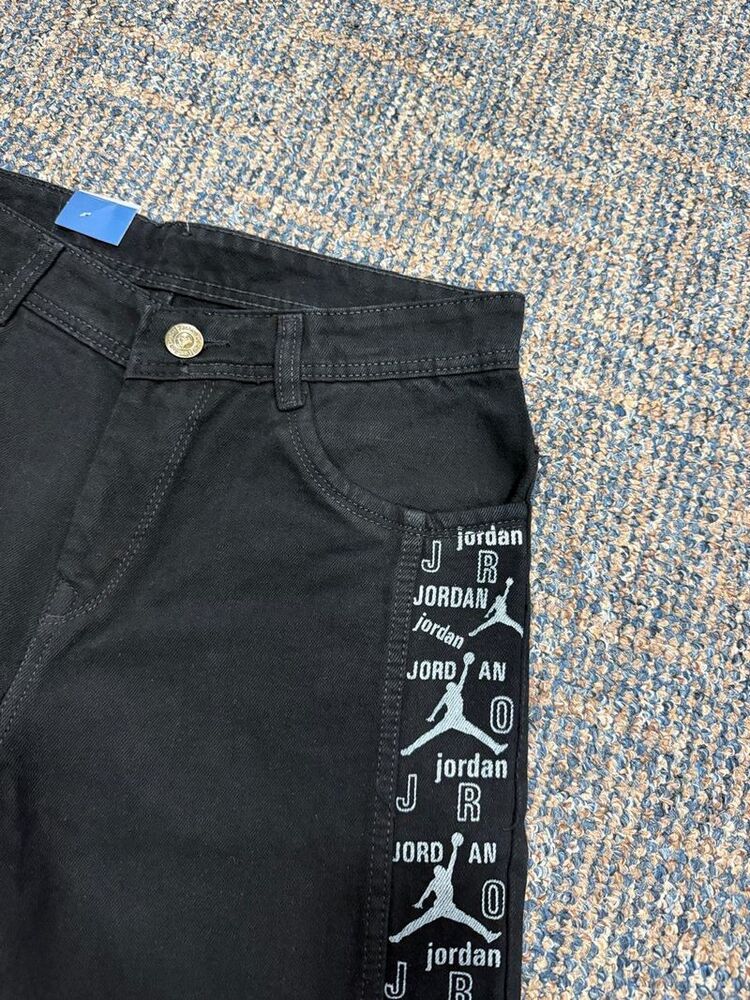 Paras Black Jordan Edition Round Pockets Jeans