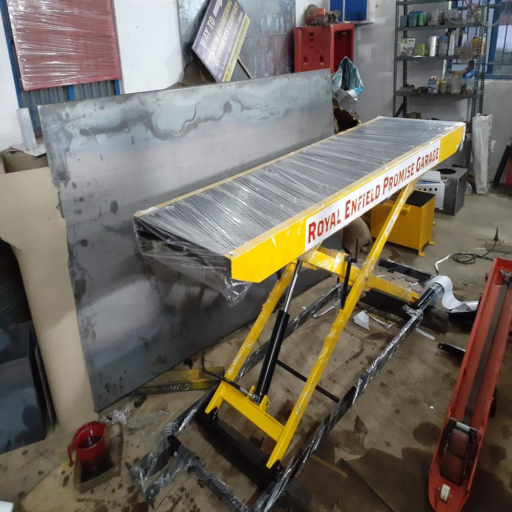 Two Wheeler Ramp - Color: Customized