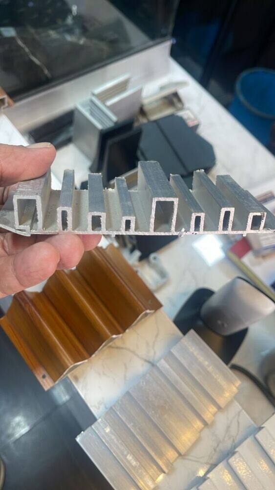 Aluminium Gate Profile - Color: Silver/Grey