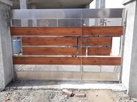 Stainless Steel Wooden Hinged Gate - Arm Length: 600 Mm