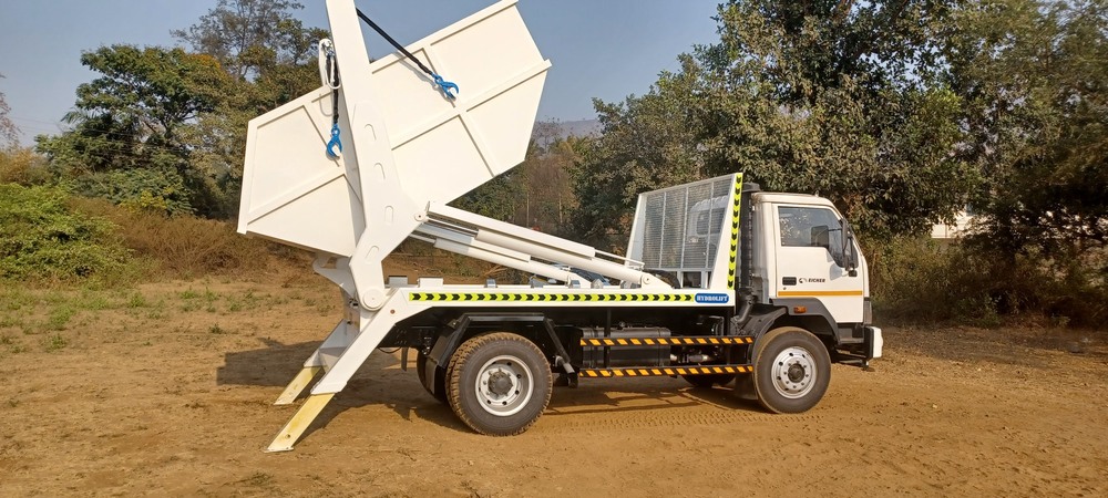 Skip Loader - Arm Length: 2.8 M