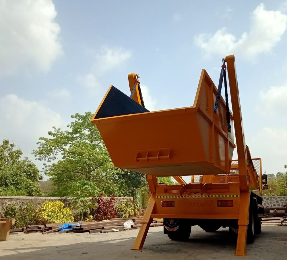 Skip Dumper Loader Truck - Arm Length: 2100 Mm