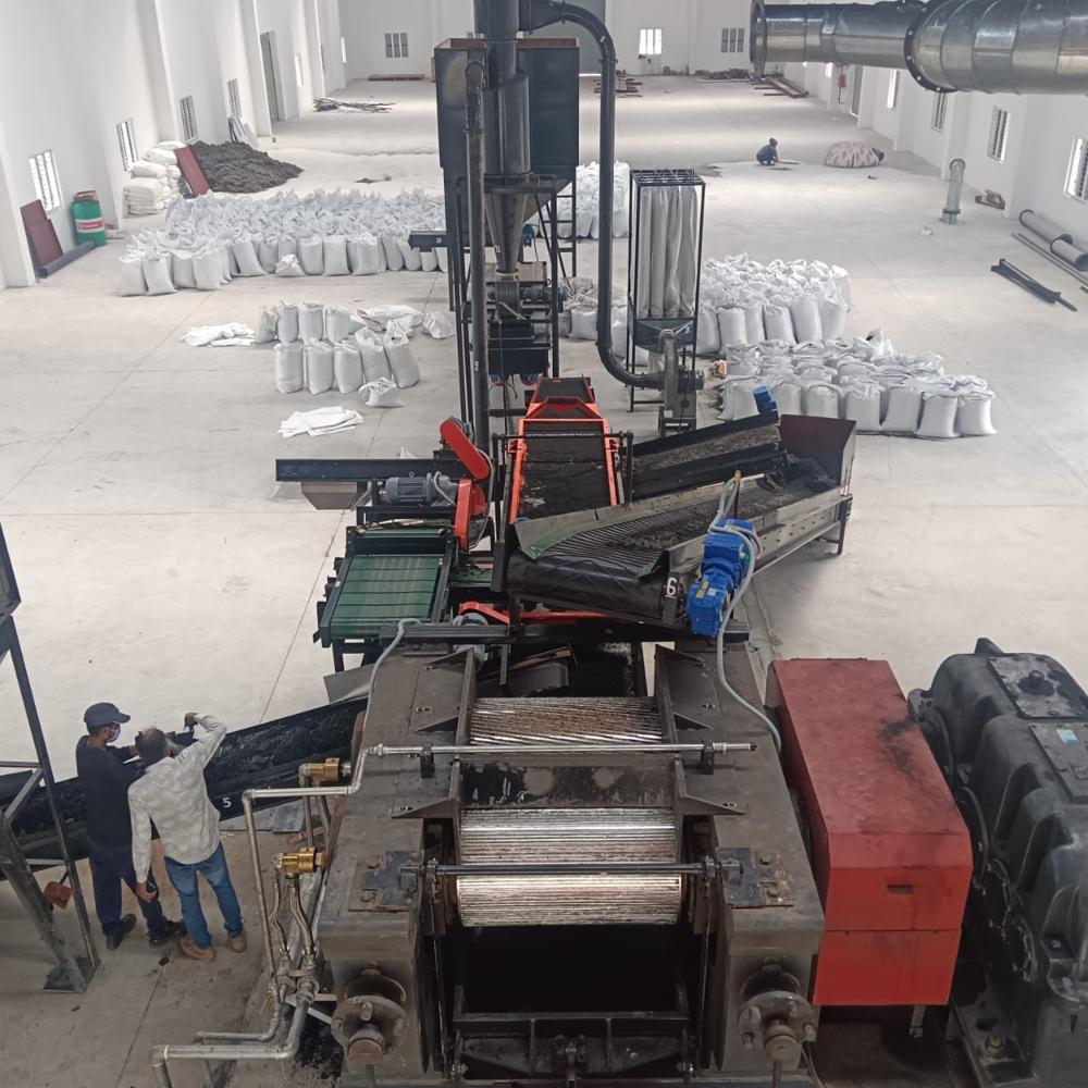 Tyre Rubber Cracker Mill - Material: Mild Steel
