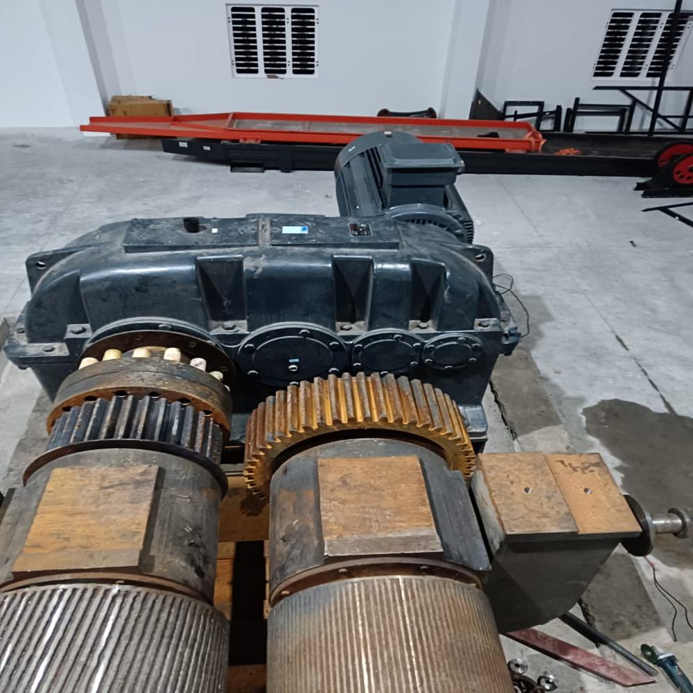 Tyre Rubber Cracker Mill - Material: Mild Steel